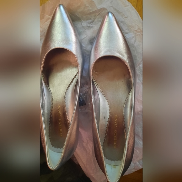 Roberto Vianni Silver Kitten Heels | Size 6.5 | Brand New No Box - Picture 4 of 6